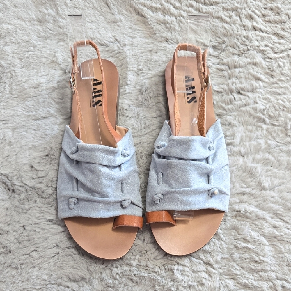 Light Blue toe strap sandals size 7.5